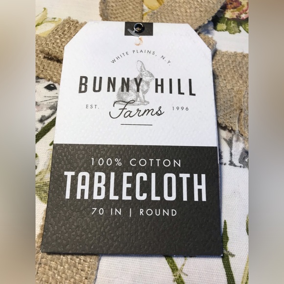 NWOT Bunny Hills Farms Round Tablecloth - Picture 2 of 7